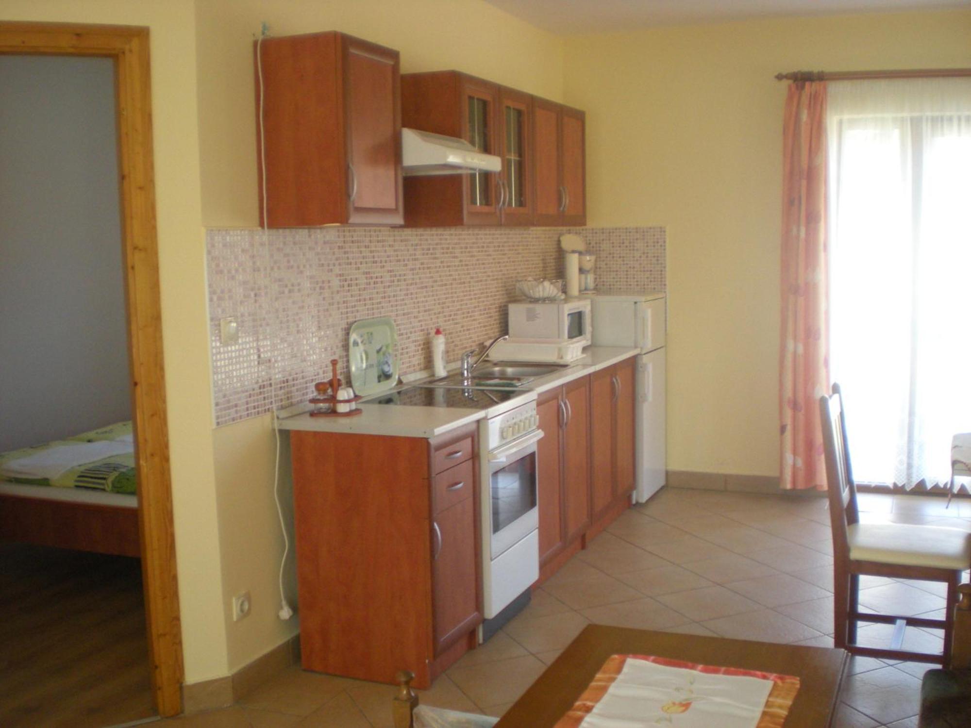 Hotel Parti Panzió Tata Esterno foto